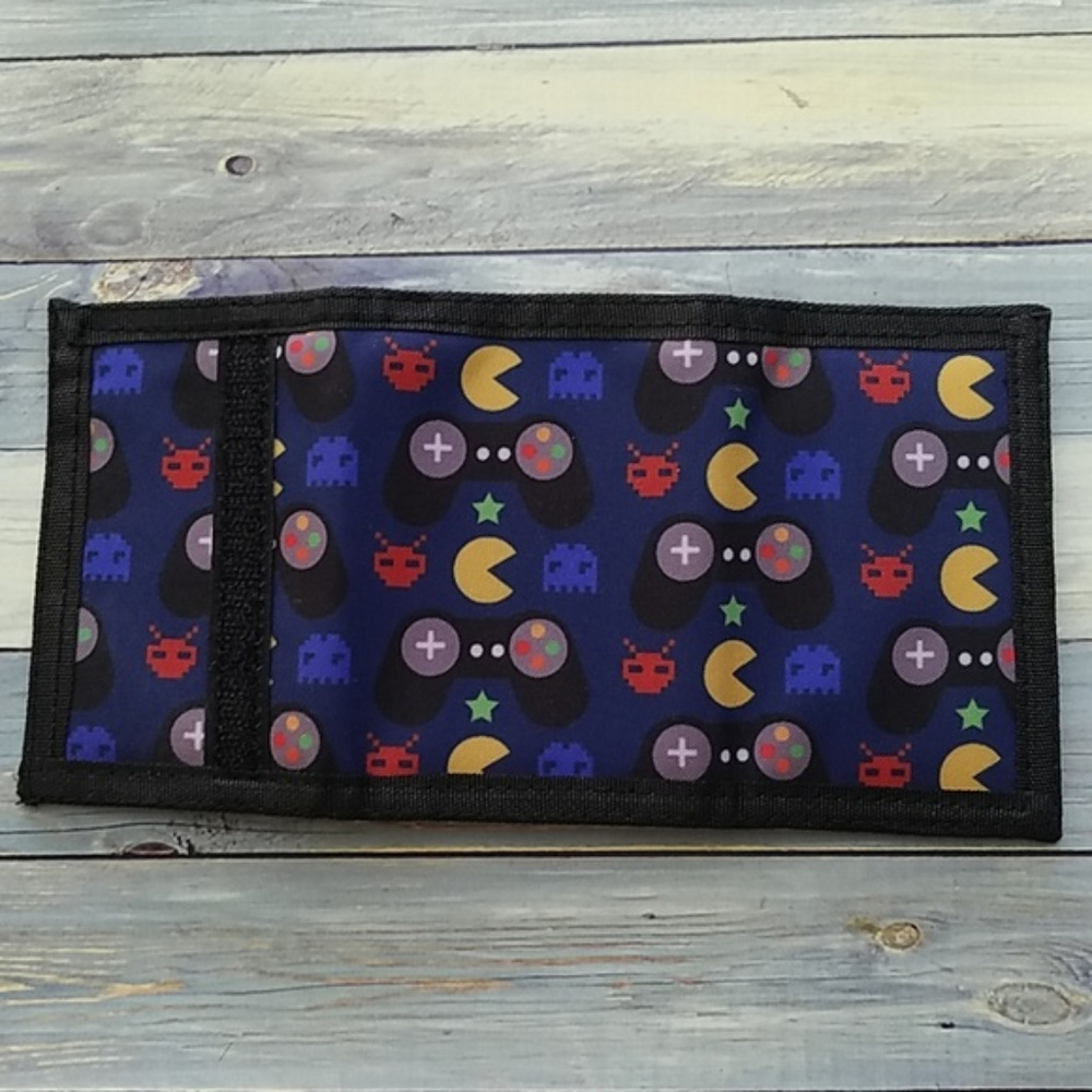 Gamers retro Pac-Man velcro trifold wallet - Picture 2 of 7